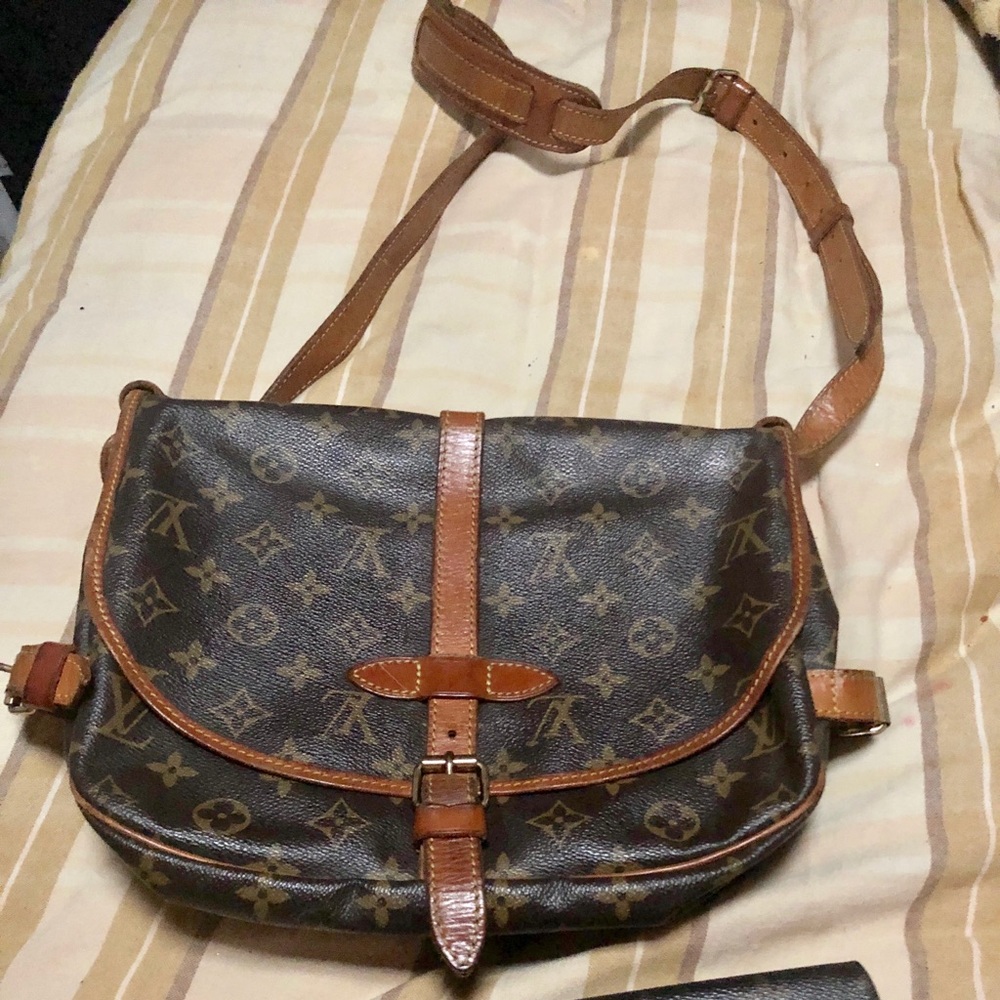 Louis Vuitton Saumur bag and wallet